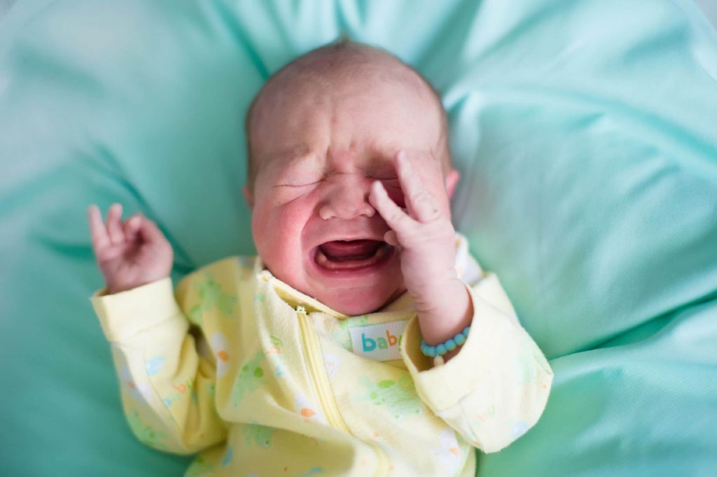 赤ちゃんの夜泣きはいつから？原因は？9つの対策でパッと泣き止む！